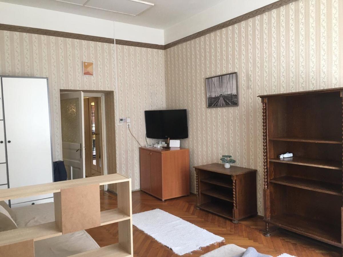 Cozy Flat At Stadionok M Station Budapest Exterior photo